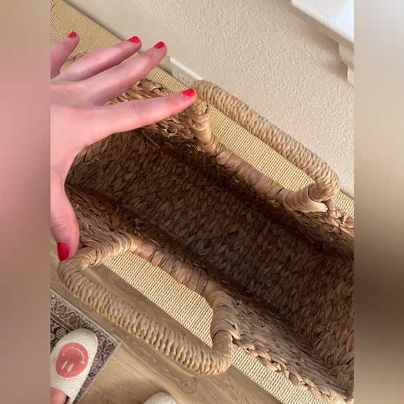 A New Day Straw Tote Handbag - Picture 3 of 3